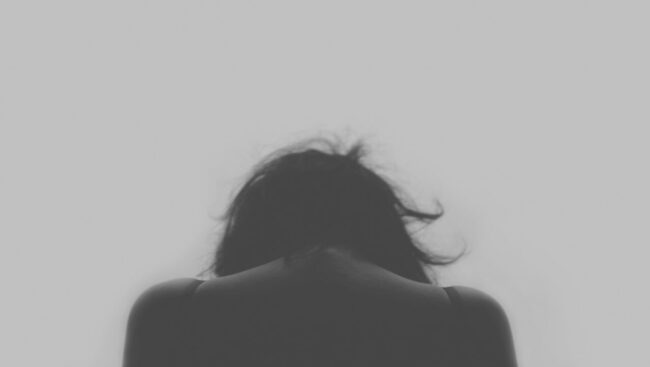 woman experiencing depression