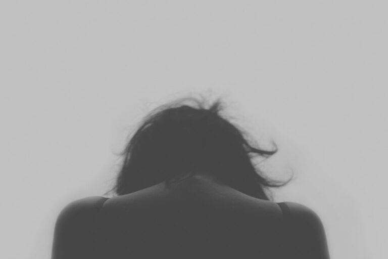woman experiencing depression